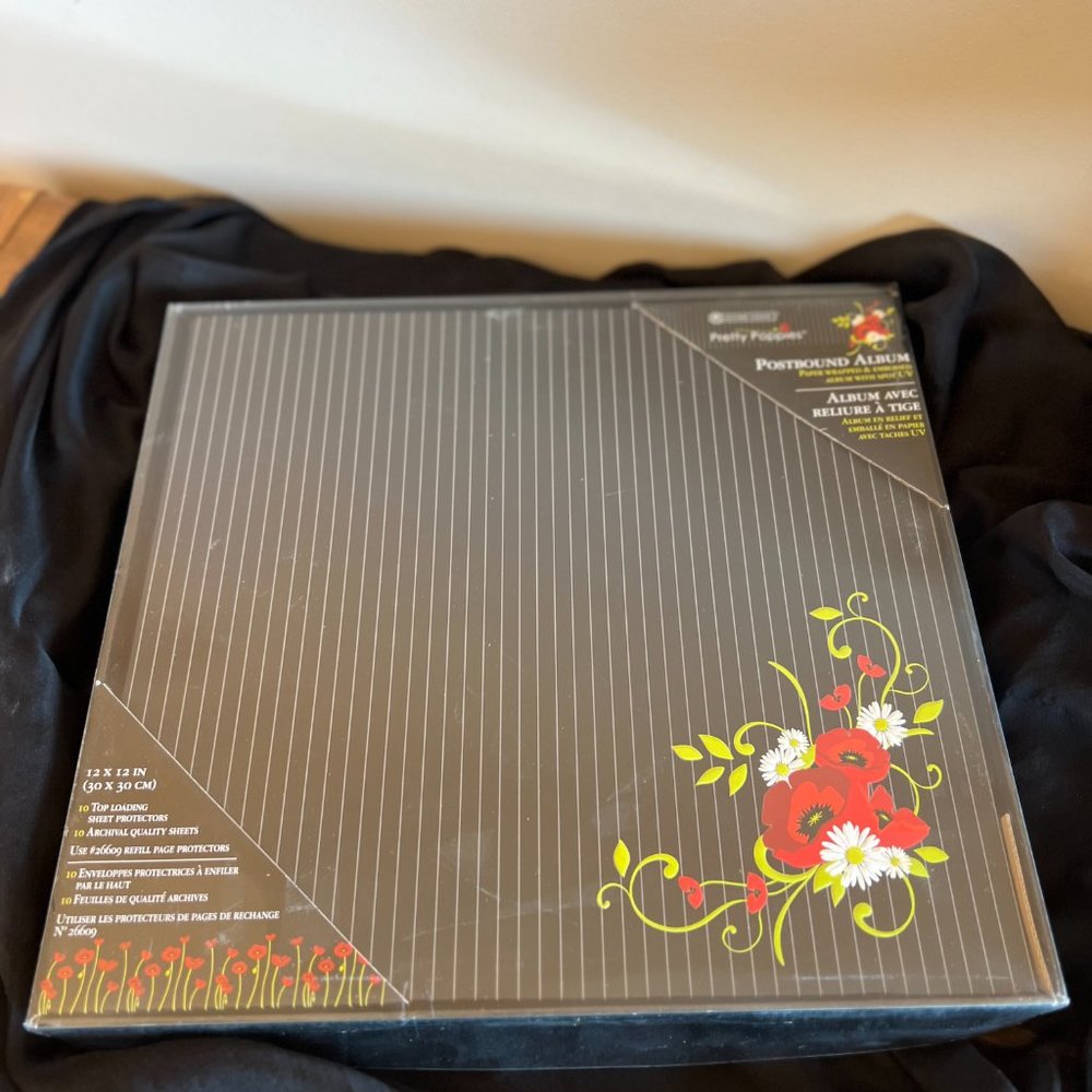 Pretty Poppies 12x12 Scrapbook - NWOT